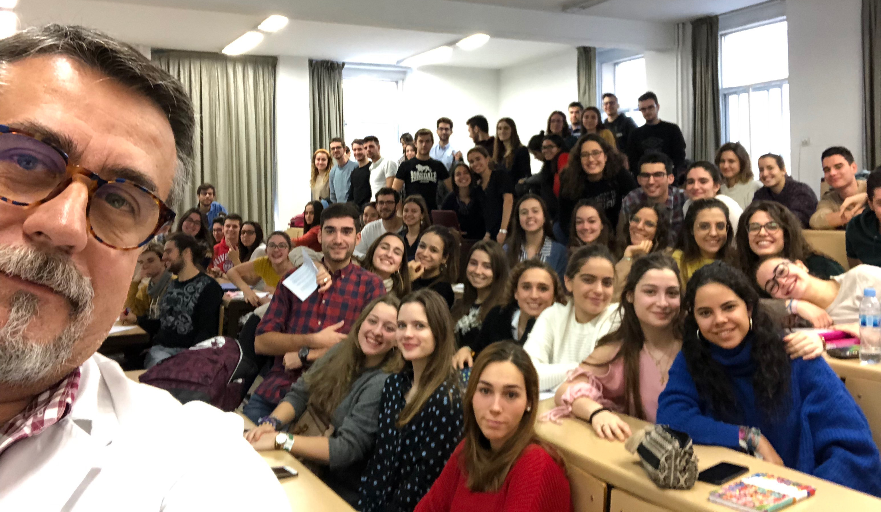 alfredo corell con alumnos 2