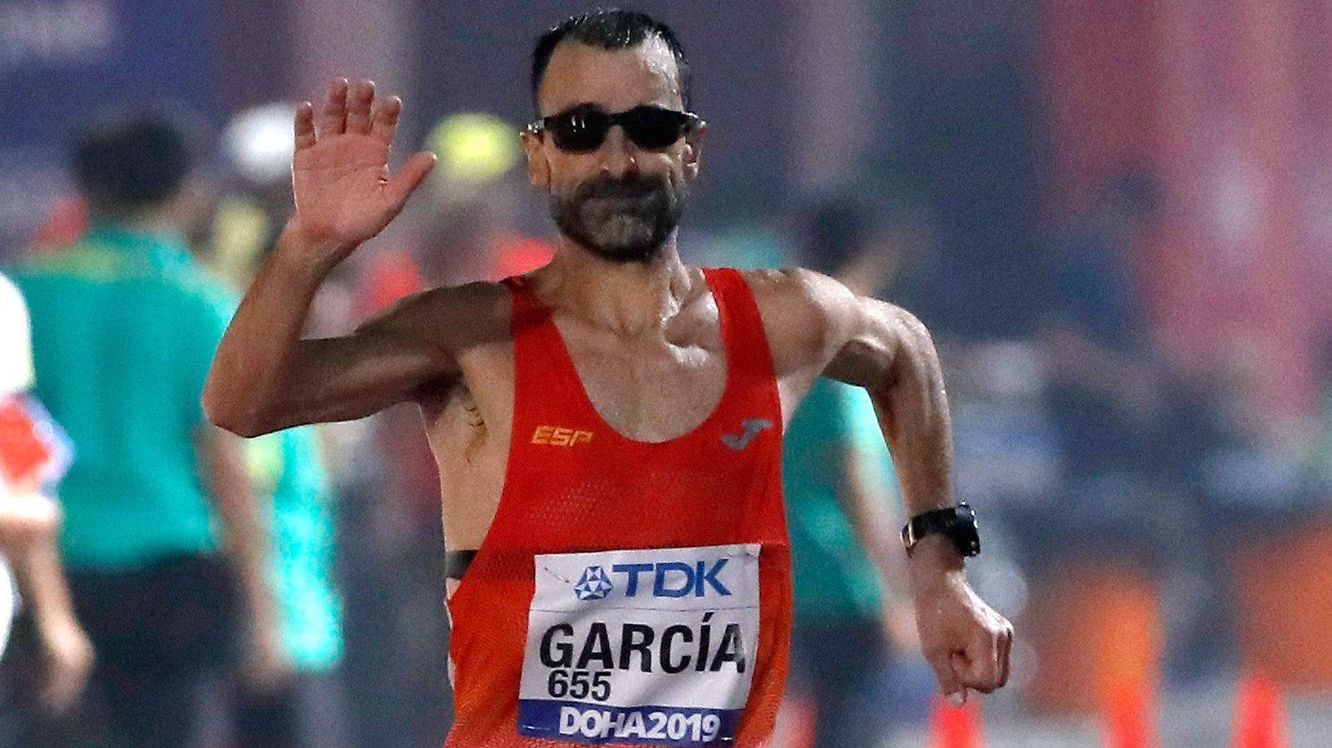 2019. El campeón llega a la meta de Doha con 49 años y se clasifica para Tokio 2020.